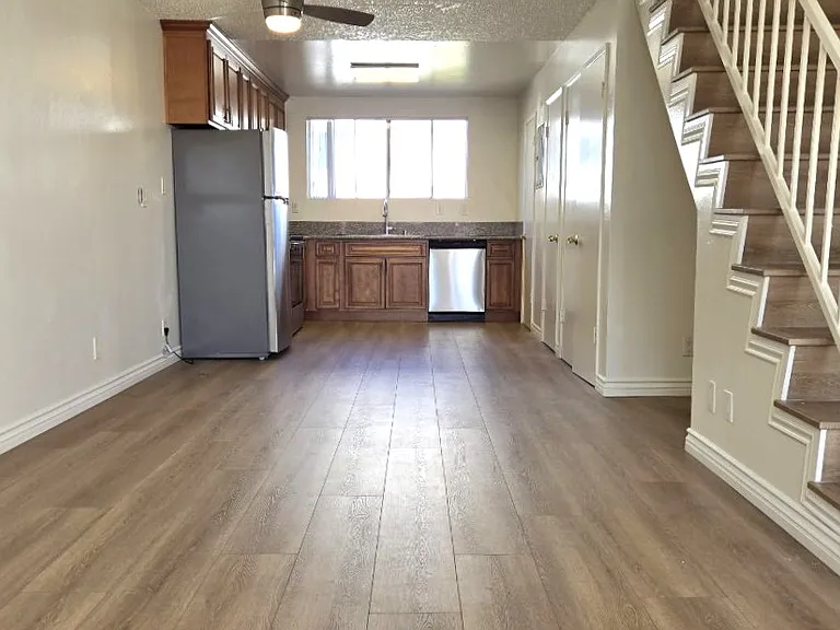 140 N Berendo St #2 — Photo 2