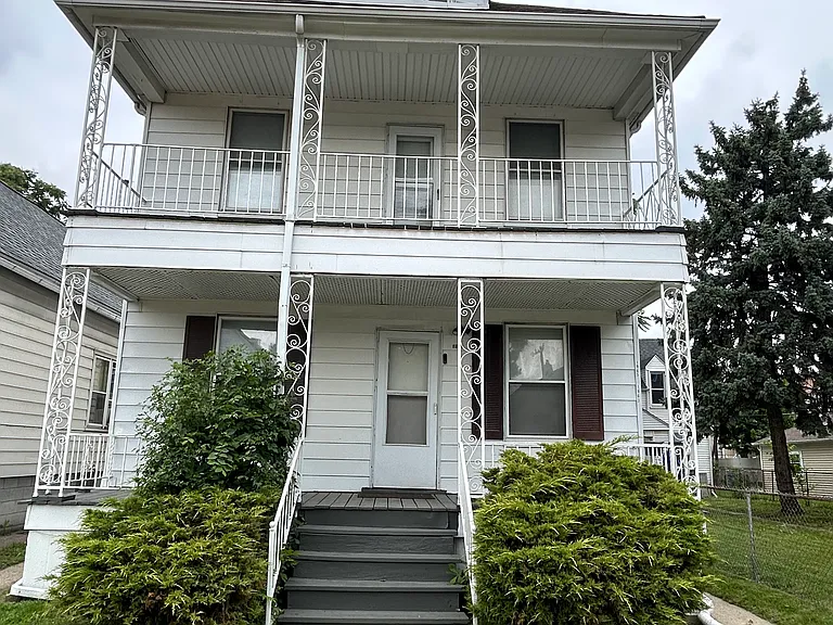 1963 Belmont St #1 — Photo 1