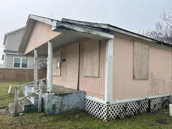 1315 52nd St, Galveston, TX 77551