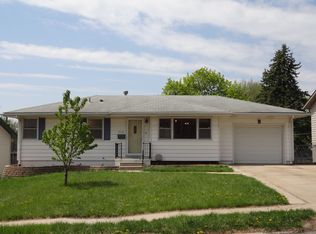 7110 S 50th St, Omaha, NE 68157