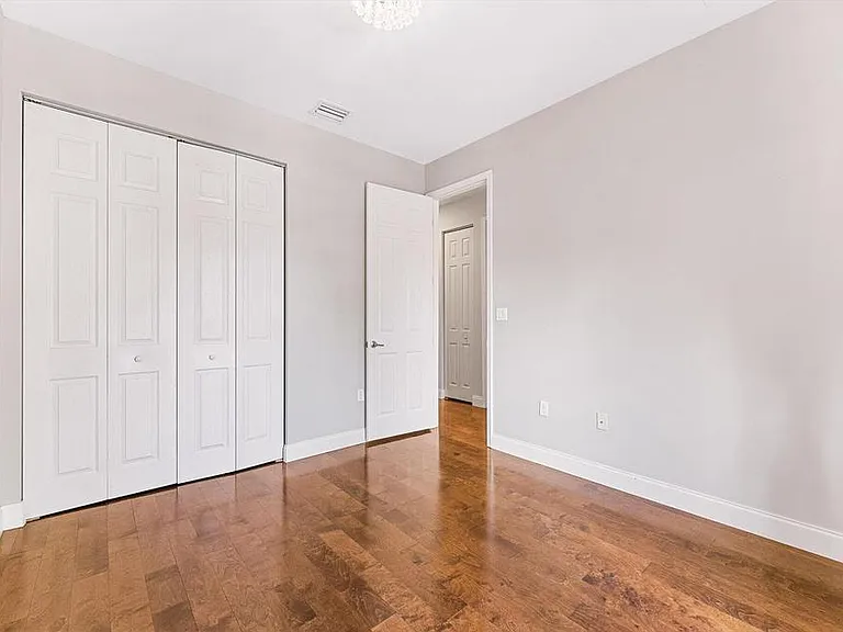 6884 Julia Gardens Dr #0 — Photo 20