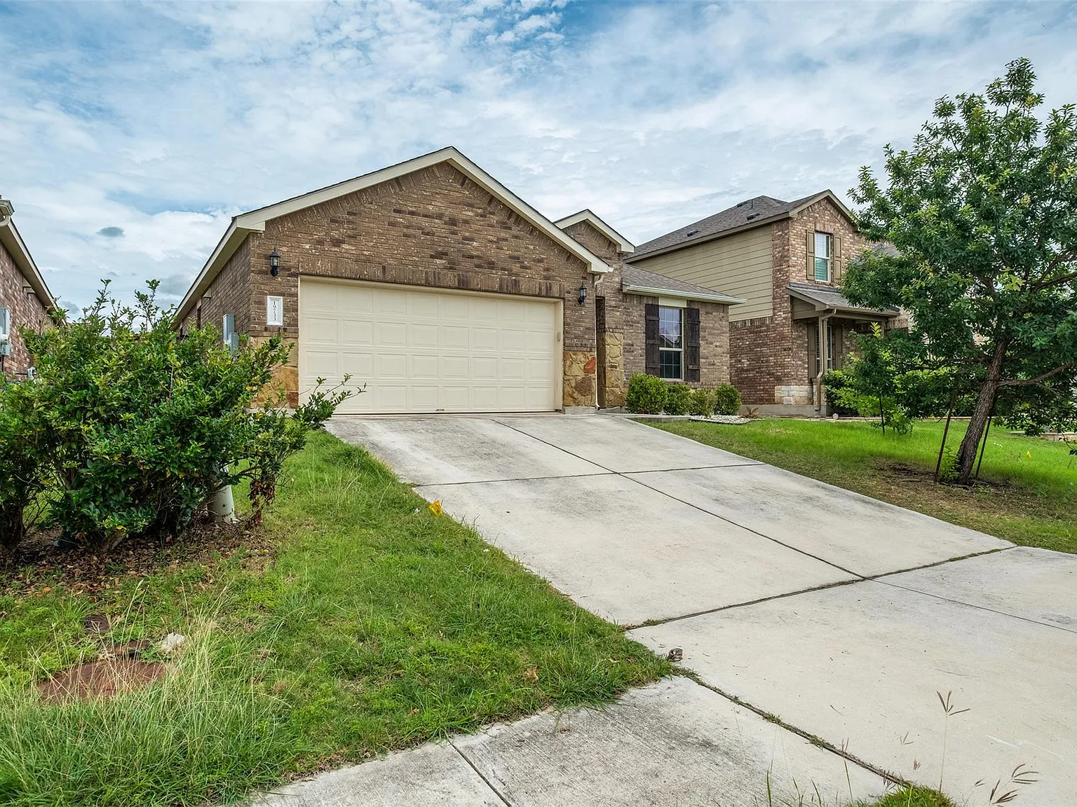 3 bed, 2.0 bath, 1690 sqft, $1,950 — Photo 1