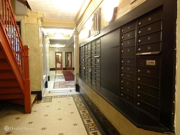 3rd image of 530 Manhattan Ave APT 44