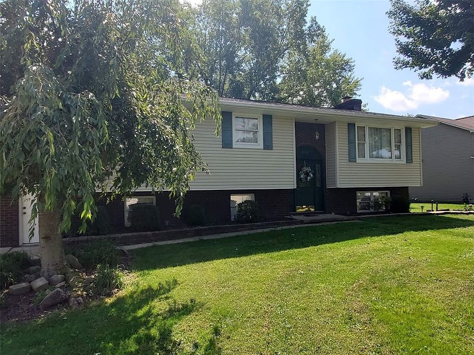 1st image of 304 McCombs Cir