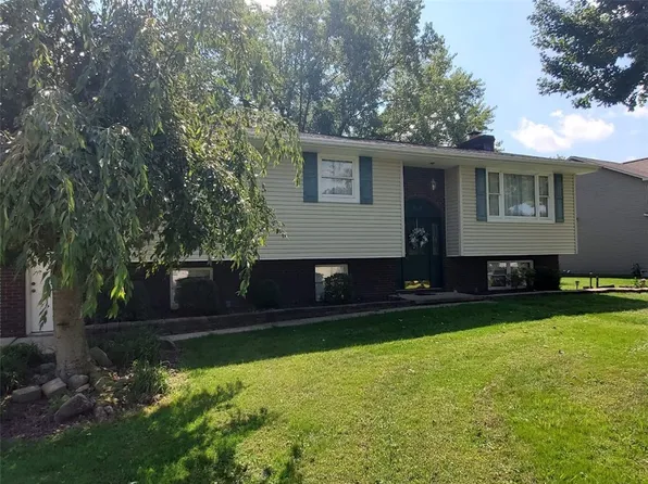 304 McCombs Cir, New Castle, PA 16101