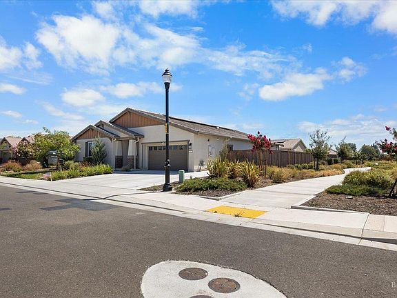 3rd image of 625 Wildflower Lane