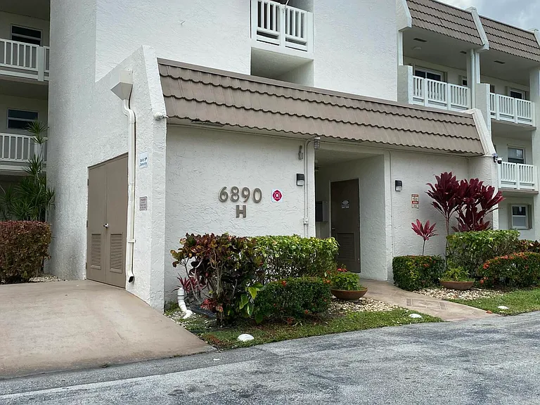 6890 Royal Palm Blvd #209H — Photo 18