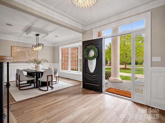 4th image of 1511 Churchill Downs Dr