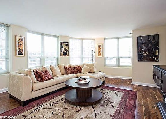 5th image of 345 N La Salle Dr APT 501