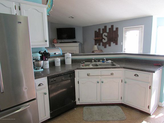 5th image of 9151 Bentley Woods Dr