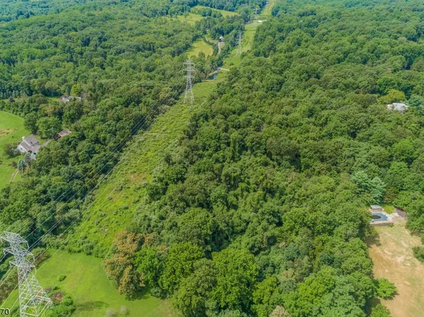 34 Philhower Rd, Tewksbury Twp, NJ 07830