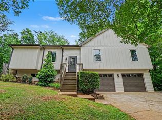 2708 Hawk Dr NE, Marietta, GA 30066