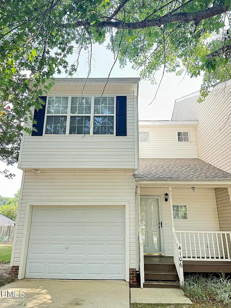 3 bed, 1340 sqft, $2,100 — Photo 1