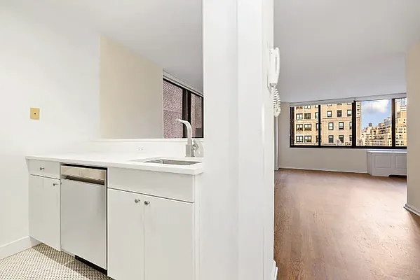 Rented by REAL New York | media 11