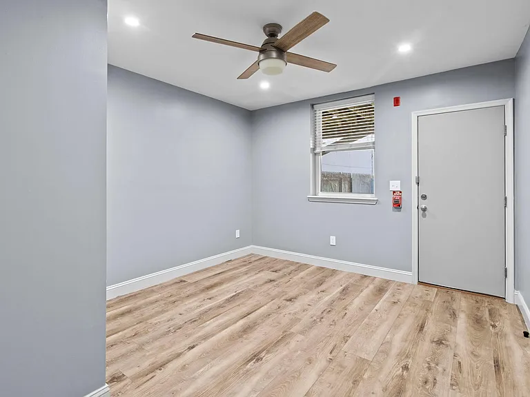 418 S 15th St #1F — Photo 14