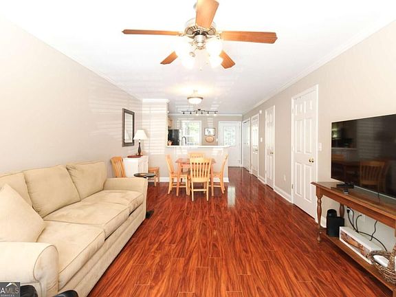 5th image of 240 Cleveland Rd APT 440