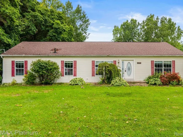 47750 Willow Rd, Belleville, MI 48111