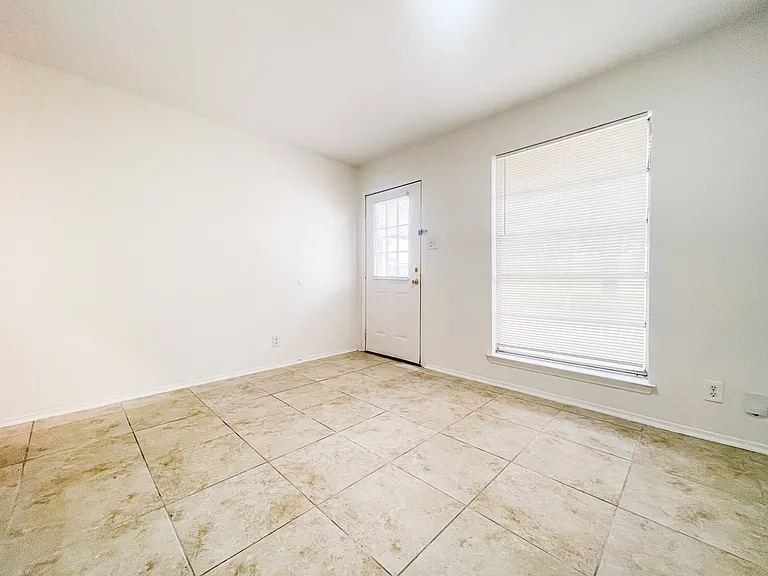 517 Karen Dr — Photo 11