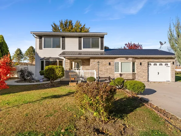 113 E 15th St, West Liberty, IA 52776