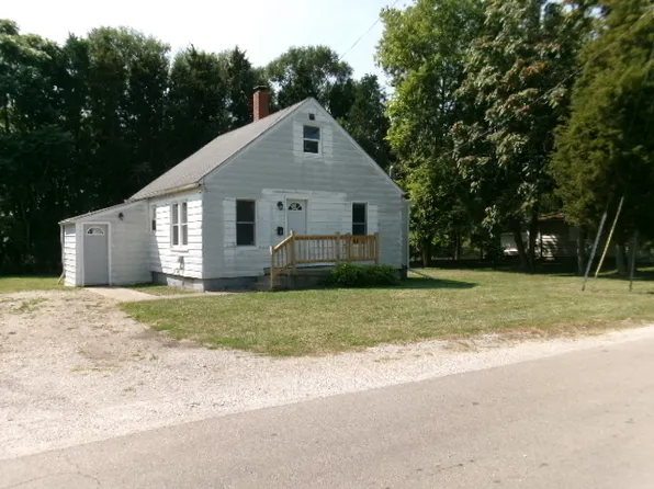 1297 Washington St, Marseilles, IL 61341