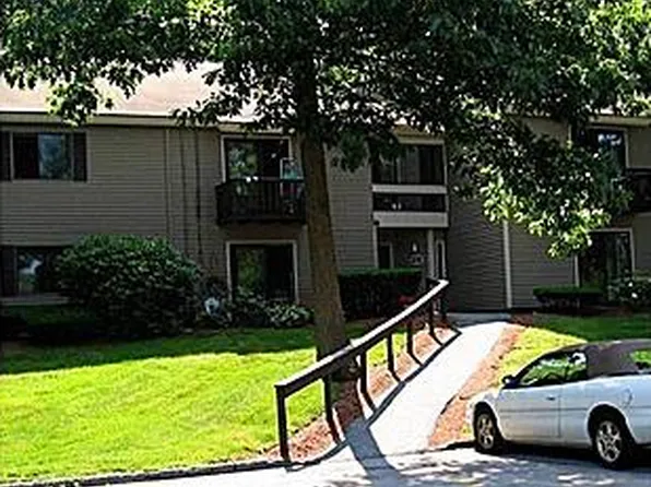 28 Thayer Pond Dr, North Oxford, MA