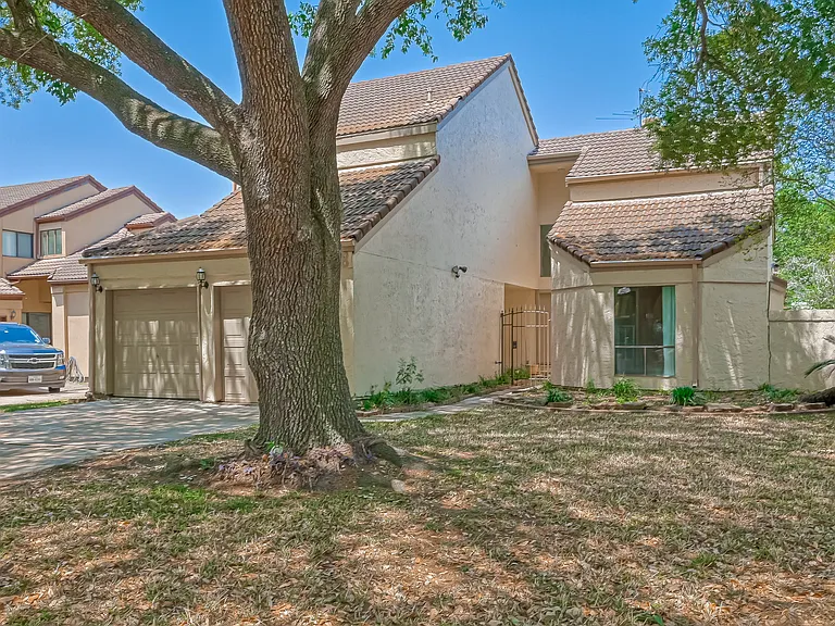 12218 Brighton Ln — Photo 17