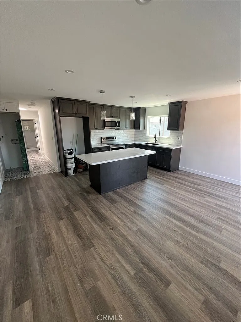 1 bed, 600 sqft, $1,750 — Photo 2