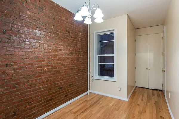 Rented by Nooklyn NYC LLC | media 4