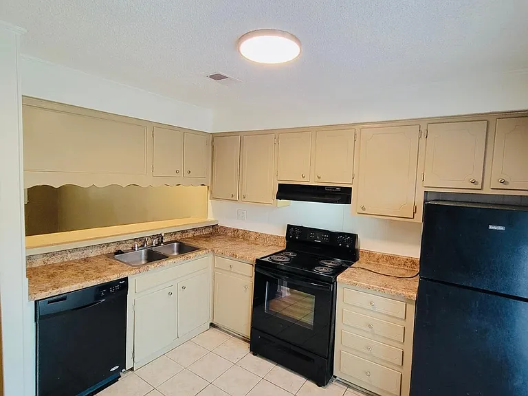 2871 Glenn Hills Cir #B — Photo 5