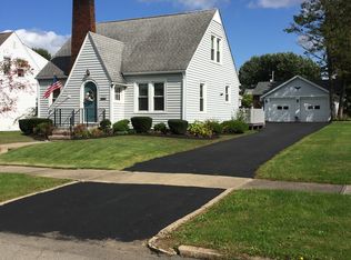 520 State St, Grove City, PA 16127