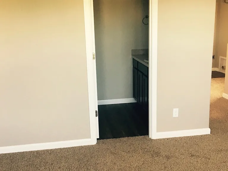 1420 - 1422 Marigold Dr. — Photo 21