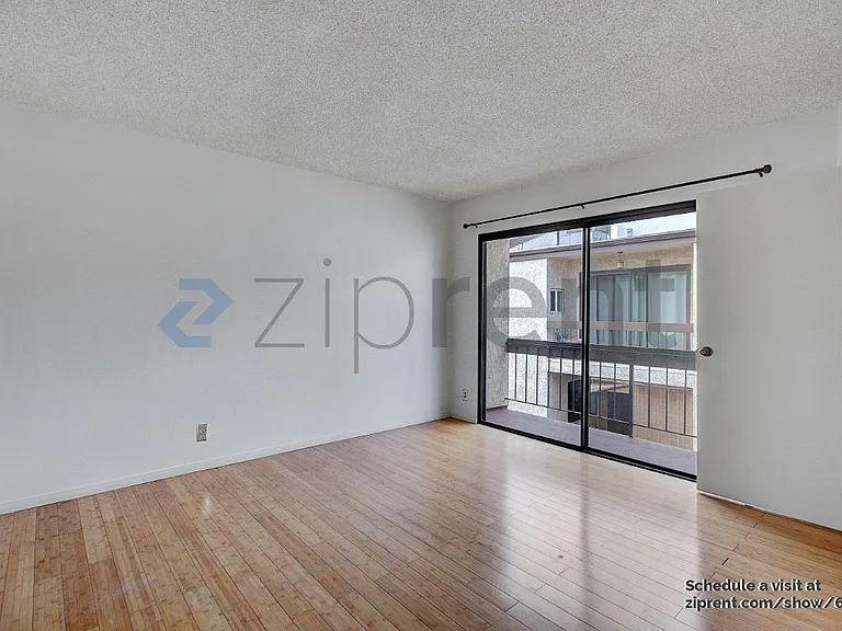 320 McHenry Rd #10 — Photo 5