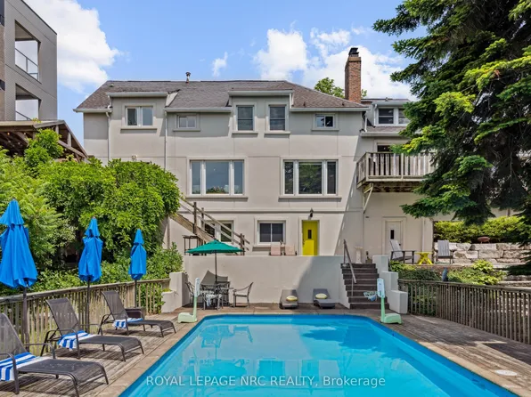 75 Yates St, Saint Catharines, ON L2R 5R7