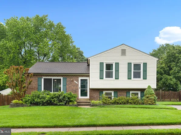 1618 Sadlers Wells Dr, Herndon, VA 20170