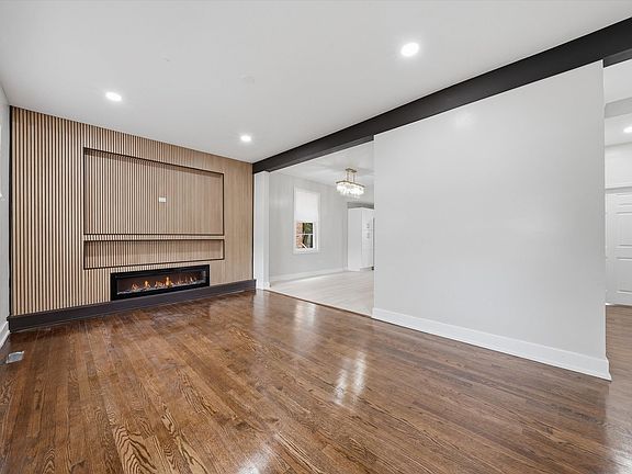4th image of 8506 S Euclid Ave