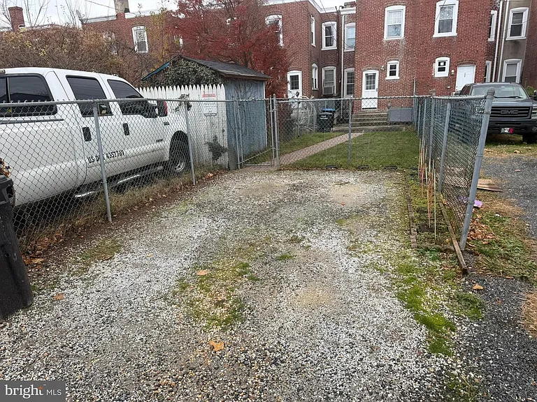 1535 Willow St — Photo 13
