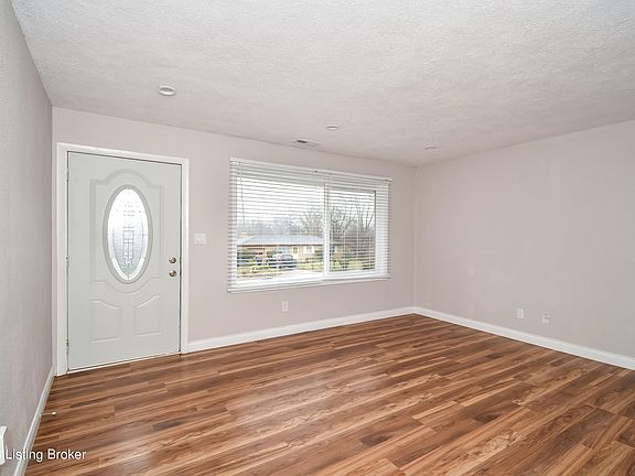 4th image of 2418 Stover Ave