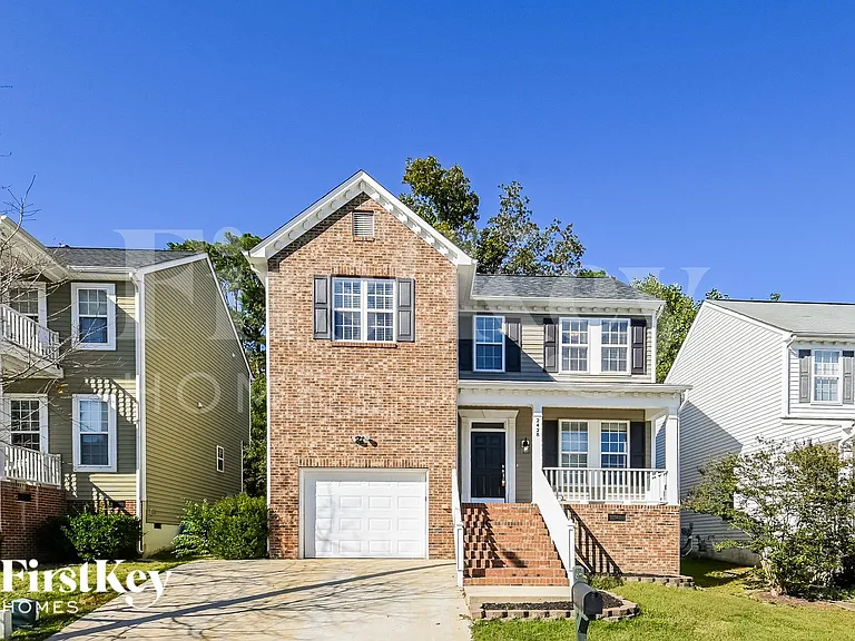 2428 Sapphire Valley Dr — Photo 1