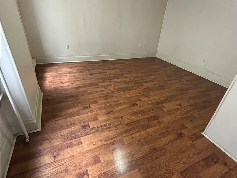 984 Jefferson Ave #8 — Photo 3