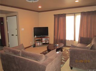 18913 Cohasset St, Reseda, CA 91335