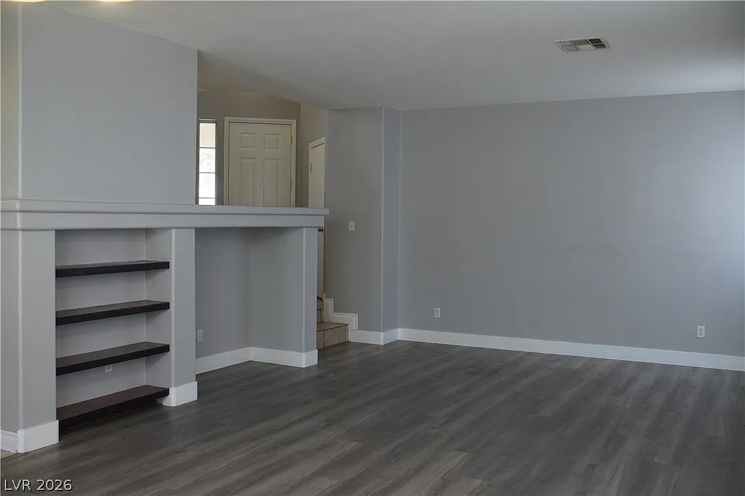 4 bed, 2.5 bath, 1885 sqft, $2,200 — Photo 3