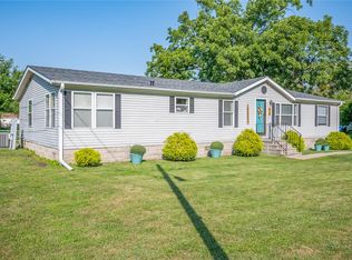 410 Center Ave N, Mitchellville, IA 50169