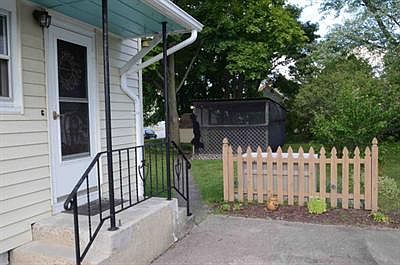 4th image of 214 Elmwood Ave