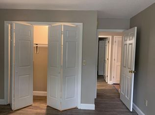 63 Sunderland Woods Rd, Colchester, VT 05446