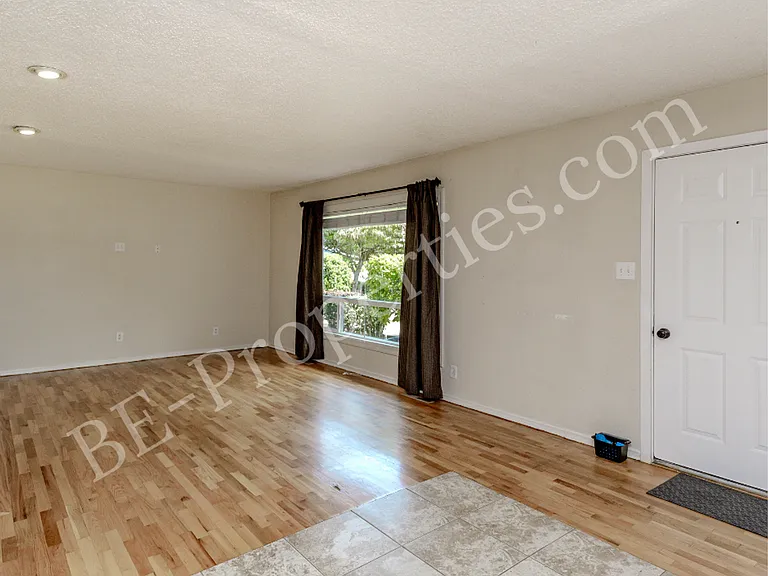 1840 N Shirley St — Photo 11