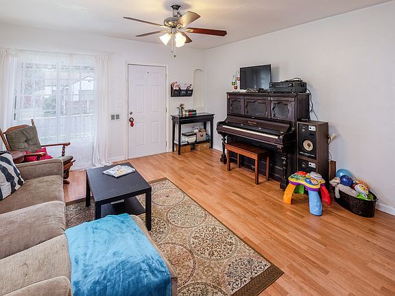 4th image of 4455 49th St
