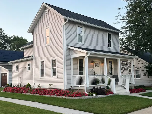 228 N 1st Ave #B, Morton, IL 61550