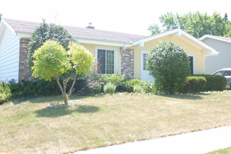 2nd image of 8661 W Green Brook Dr