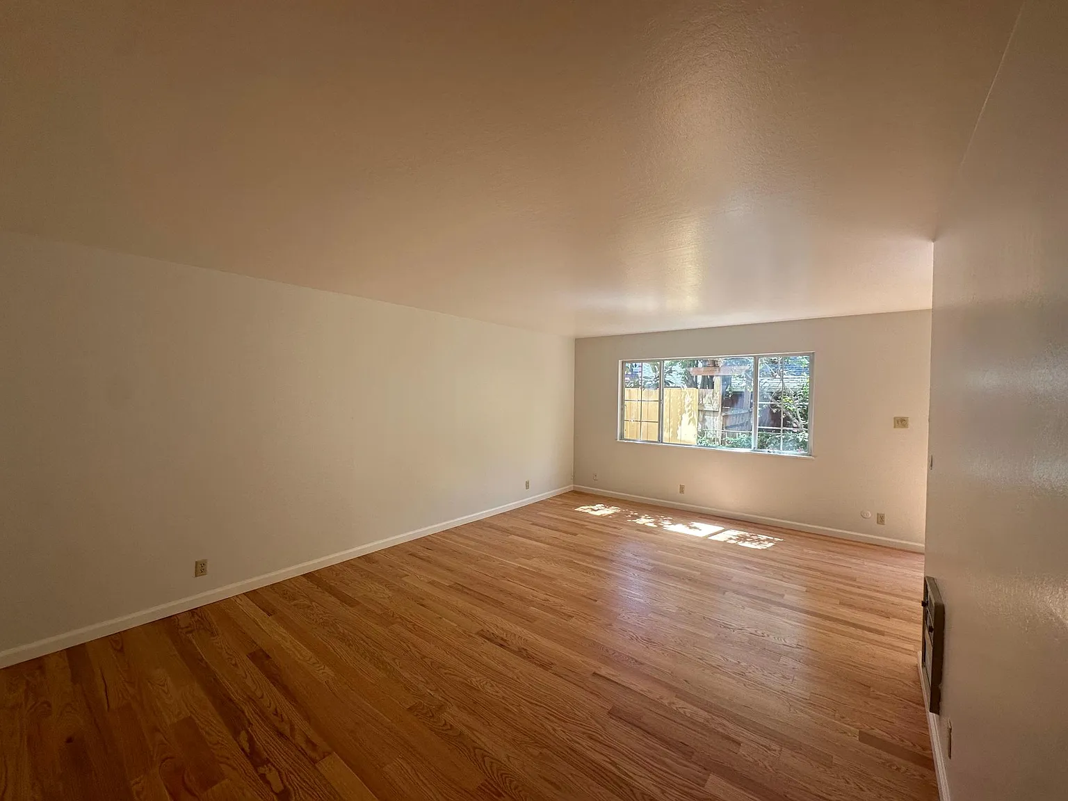 1 bed, 750 sqft, $2,250 — Photo 1