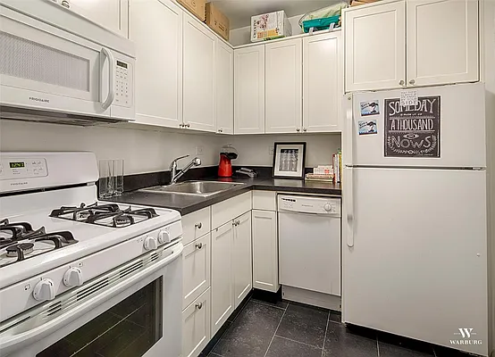 Rented by Warburg | media 10